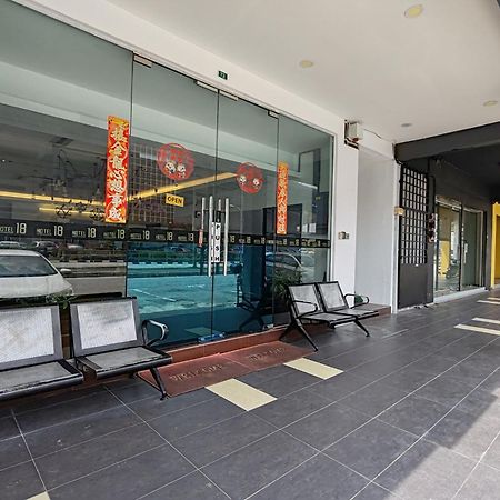 Hotel 18, Ipoh Aeon Mall Exterior photo